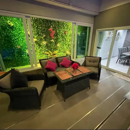 Michelle House Pool Villa Pattaya Exterior photo